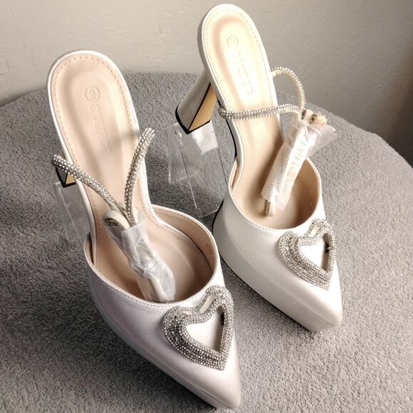 💎 Coutgo Pearl White Rhinestone Heart Heels Size 9 Ankle Strap Dress Pumps - Picture 1 of 9